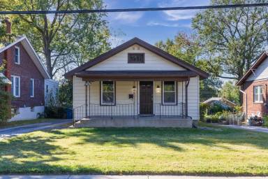 Main picture of 8938 Windom Ave