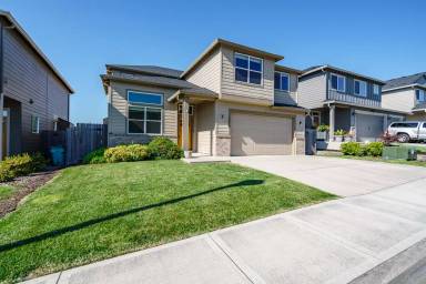 Main picture of 10806 NE 109th St