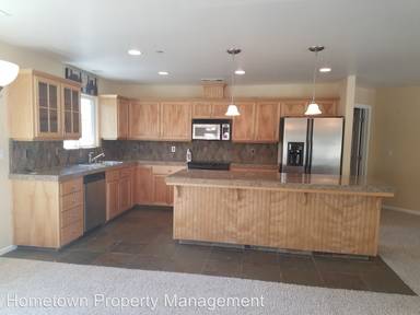 Main picture of 1198 Main St