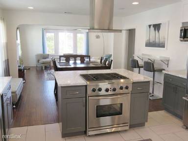 Main picture of 347 Lamont Pl