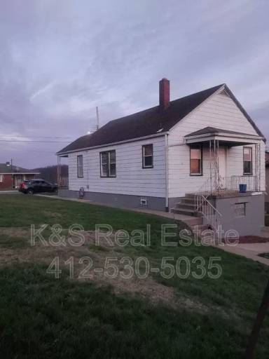 Main picture of 919 School St