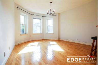 Main picture of 1423 Commonwealth Ave