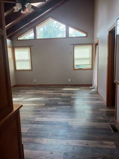 Main picture of 5061 Lower River Rd