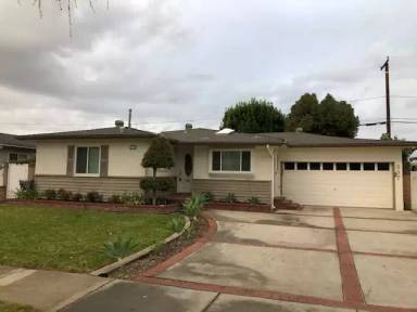 Main picture of 537 Princeton Cir W