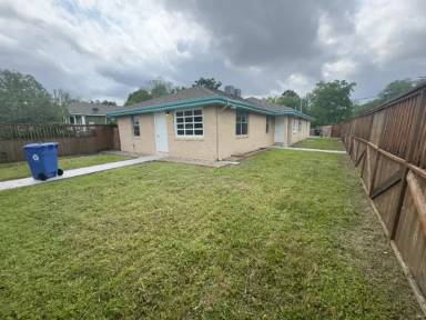 Main picture of 2238 Reynes St