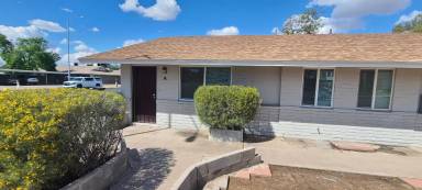 Main picture of 310 W 8th Ave