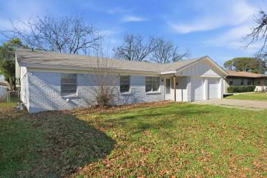 Main picture of 2721 Ash Park Dr