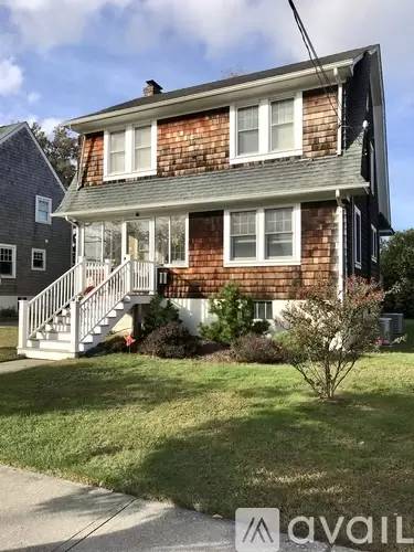 Main picture of 166 Bridge Ave