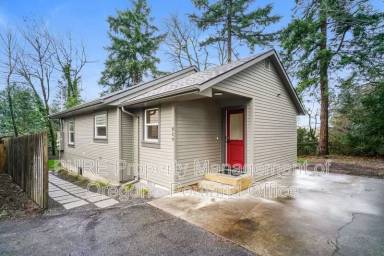 Main picture of 814 NE 67th Ave