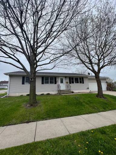 Main picture of 307 S 5th St