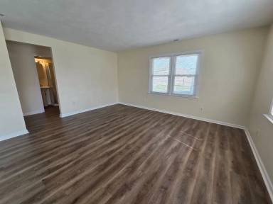 Main picture of 1724 N Lakeland Dr