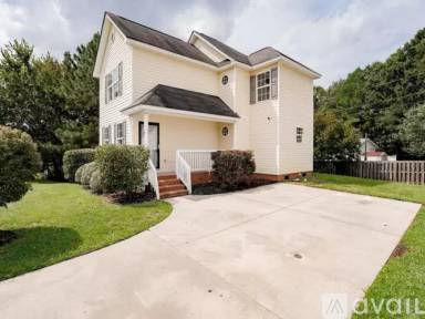 Main picture of 120 Owl Trace Ln