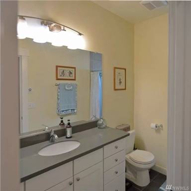 Main picture of 6105 Murray Way NE