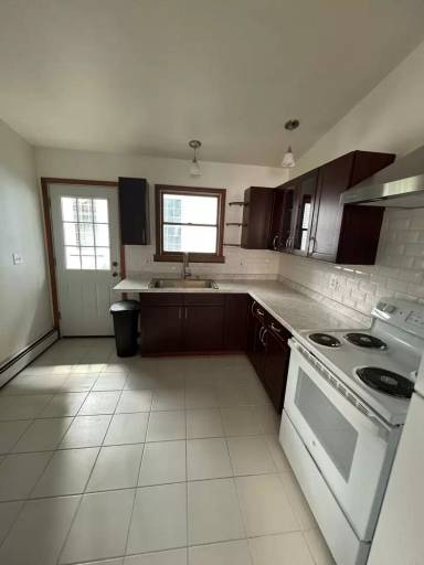 Main picture of 938 Woodlawn St