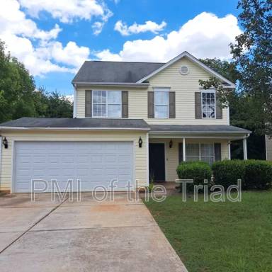 Main picture of 152 Drewsbury Dr