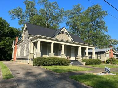 Main picture of 407 S 8th St