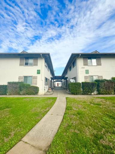 Main picture of 1060 South St