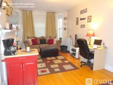 Main picture of 1253 Beacon St