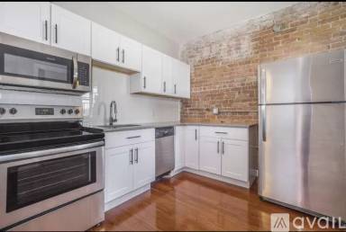 Main picture of 27 E Willis St
