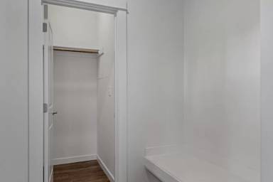 Main picture of 651 N Meadow Ln