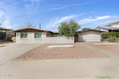 Main picture of 4871 Los Reales Dr