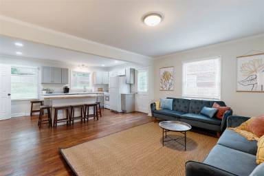 Main picture of 140 Catlin Cir