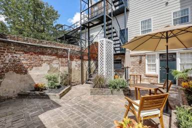 Main picture of 127 W Gordon St