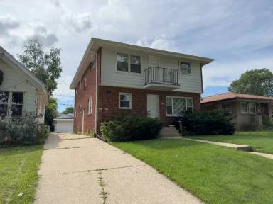 Main picture of 2407 S 68th St