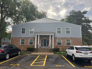 Main picture of 501 W University Dr