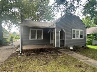 Main picture of 3132 E 4th St