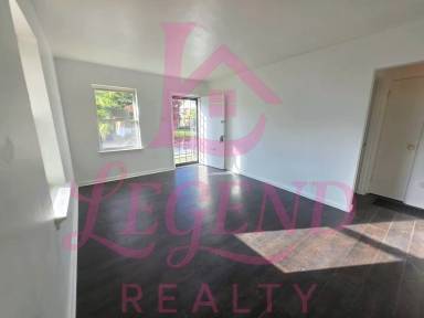 Main picture of 4704 Seattle St