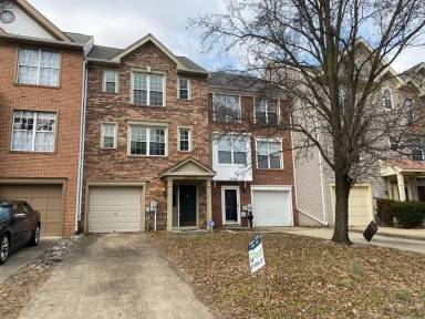 Main picture of 2210 Commissary Cir