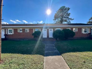 Main picture of 411 Fort Worth Ave