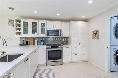 Main picture of 591 NW 98th Ct