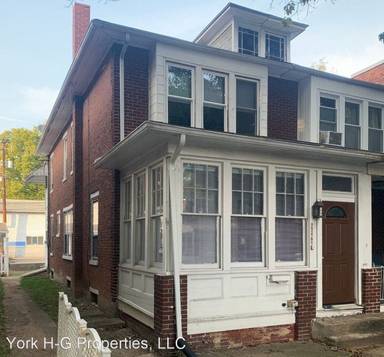Main picture of 2426 Derry St