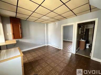 Main picture of 328 E 1st St