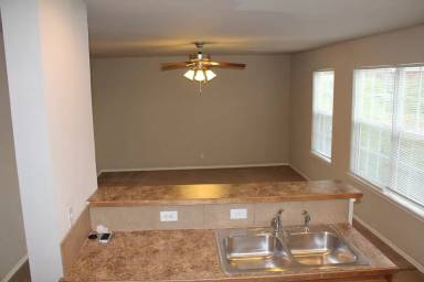 Main picture of Hamilton Crossing Apartments