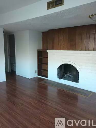 Main picture of 2208 Roselake Ave