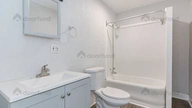 Main picture of 11 Pleasant St