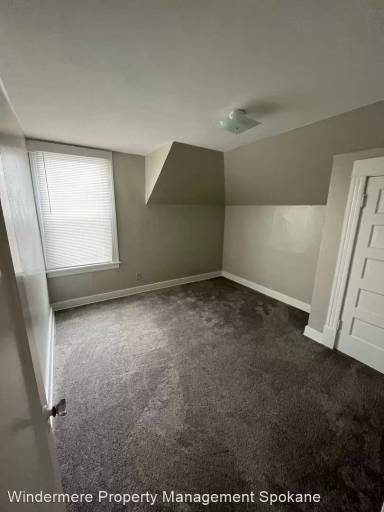 Main picture of 1704 N Ash St