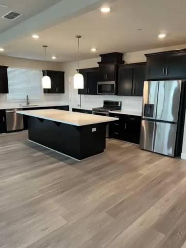 Main picture of 3104 Vaughn Way