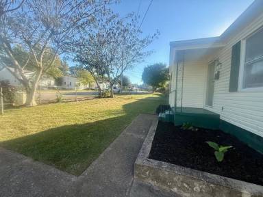 Main picture of 1220 Thelma St