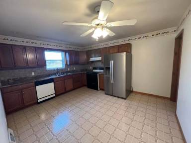 Main picture of 3030 Lakeshire Dr