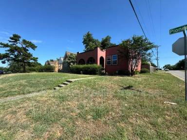 Main picture of 3246 Pioneer St