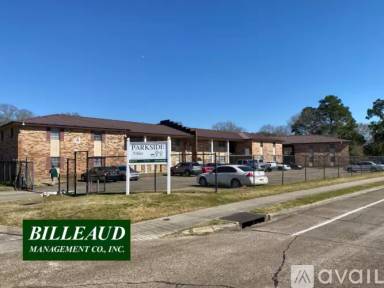 Main picture of 2401 E Simcoe St