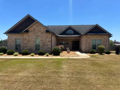 Main picture of 144 Addington Dr