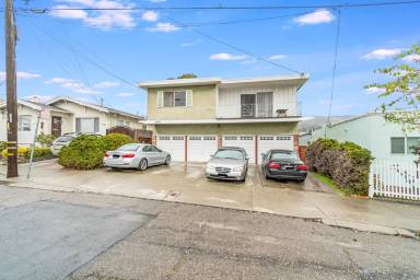 Main picture of 2942 Delaware St