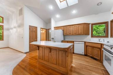 Main picture of 5 Ellesmere Ln