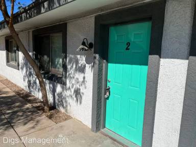 Main picture of 1814 N 26th Pl