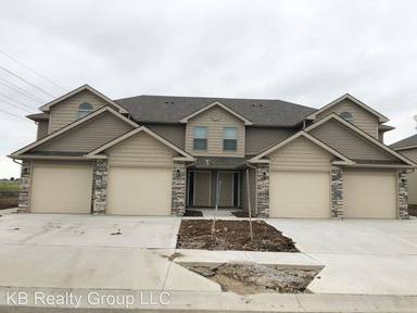 Main picture of Traditions Townhomes Apartments